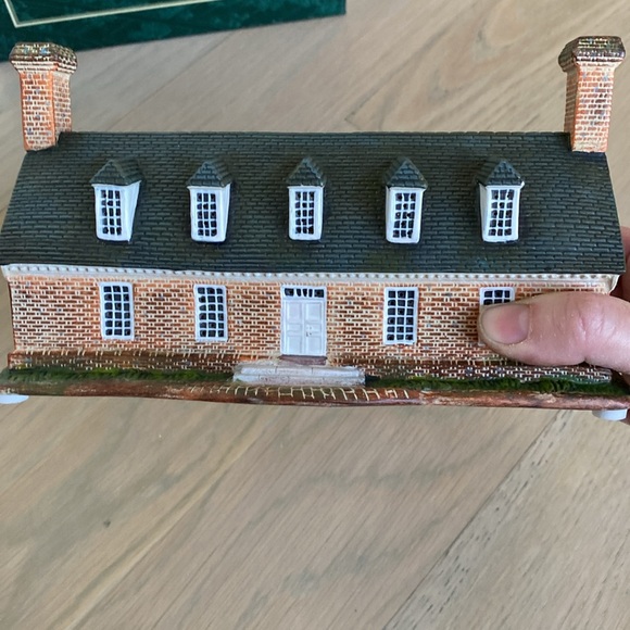 Williamsburg Palace Advance Building - Lang and Wise - Picture 2 of 10